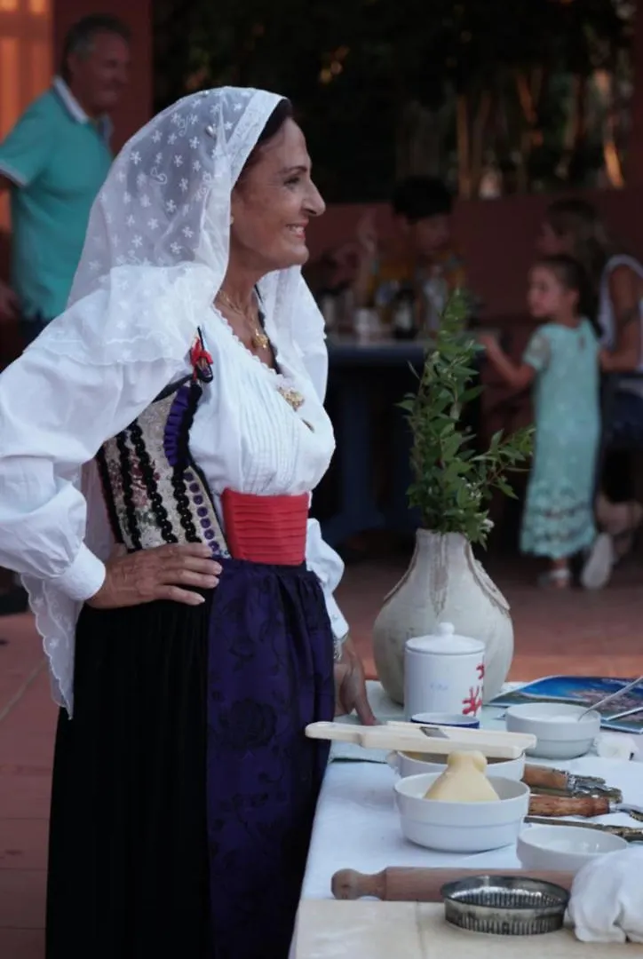 Villaggio Camping Torre Del Porticciolo بورتو كونتي مكان تخييم