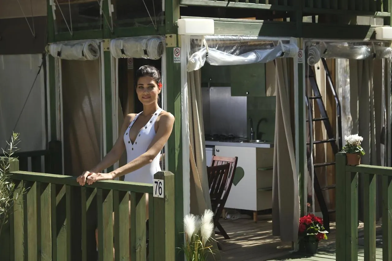 Villaggio Camping Torre Del Porticciolo بورتو كونتي إيطاليا